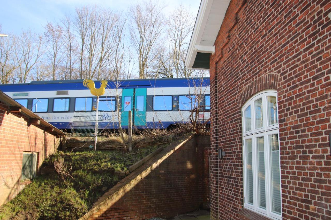 Altes Bahnhofsvorsteherhaus Wohnung Unten Husum  Exterior photo