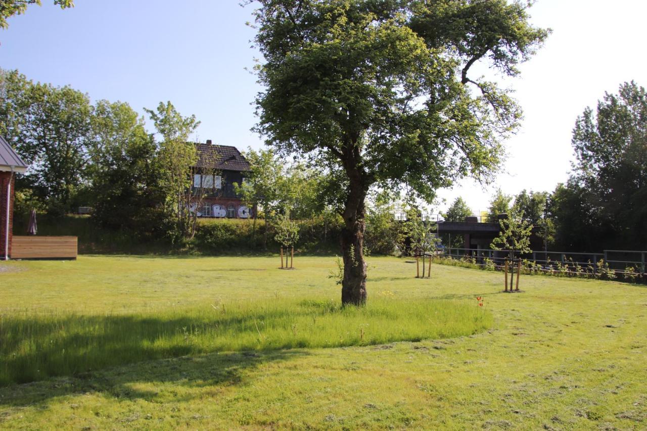 Altes Bahnhofsvorsteherhaus Wohnung Unten Husum  Exterior photo