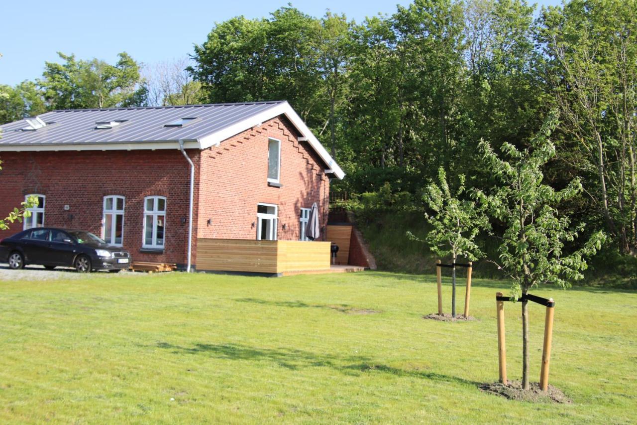 Altes Bahnhofsvorsteherhaus Wohnung Unten Husum  Exterior photo